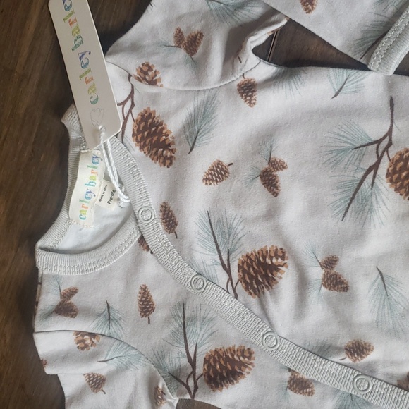 Carly Barley NWT Footed One Piece Romper Sz 0-3M - Picture 2 of 6
